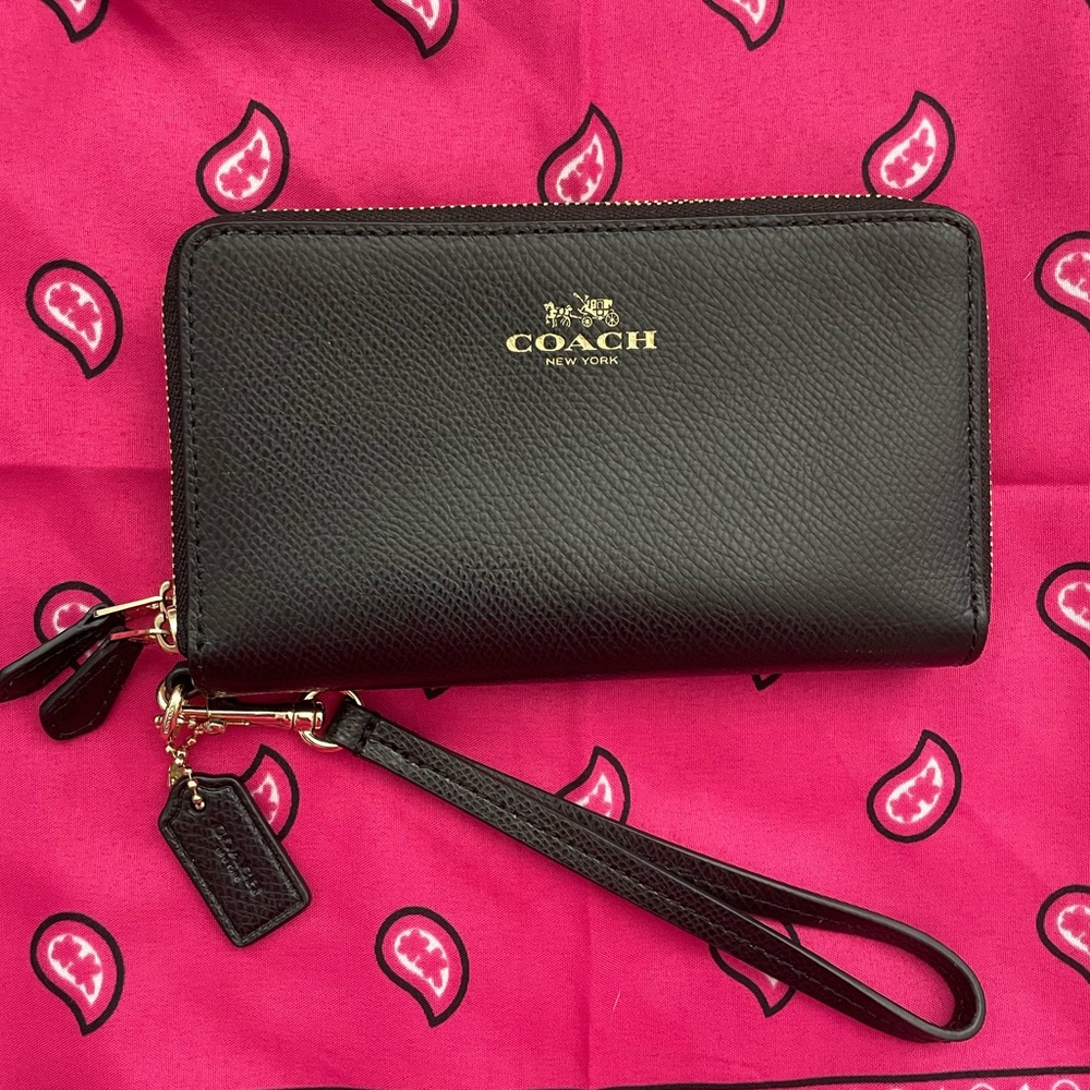 Black leather double zip Coach wallet/wristlet